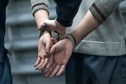نیکوکار قلابی، زنان را فریب می‌داد و طلاهایشان را می‌دزدید