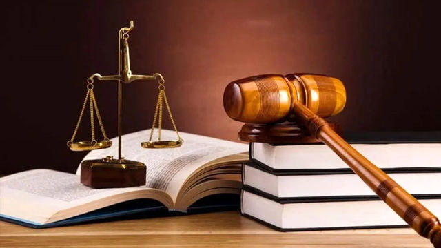 آیا وکلا میتوانند در آزمون کارشناسی رسمی قوه قضاییه ۱۴۰۴ شرکت کنند؟