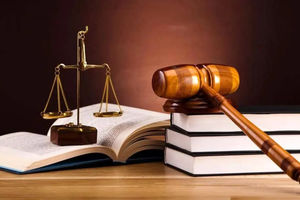 آیا وکلا میتوانند در آزمون کارشناسی رسمی قوه قضاییه ۱۴۰۴ شرکت کنند؟